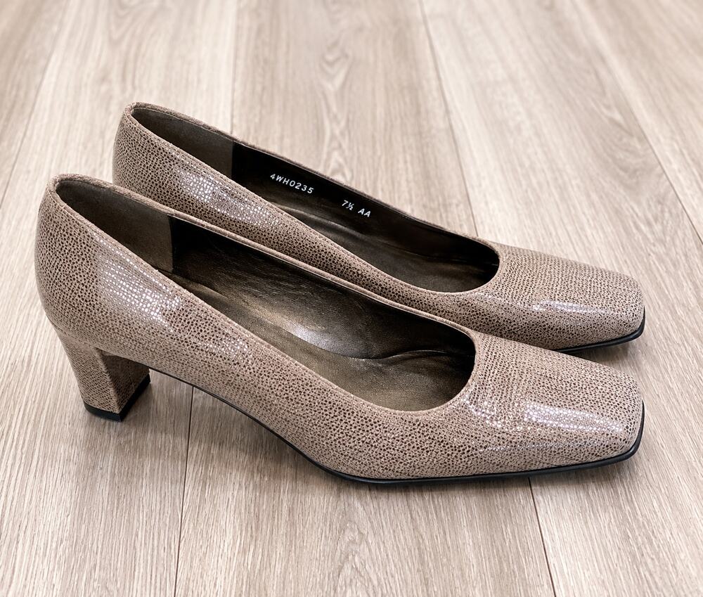Stuart Weitzman Textured Taupe Square Toe Pumps Low Block Heel Women's Size 7.5